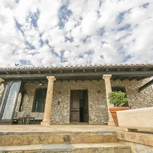 https://villa-los-leones-nerja.1costadelsol.com